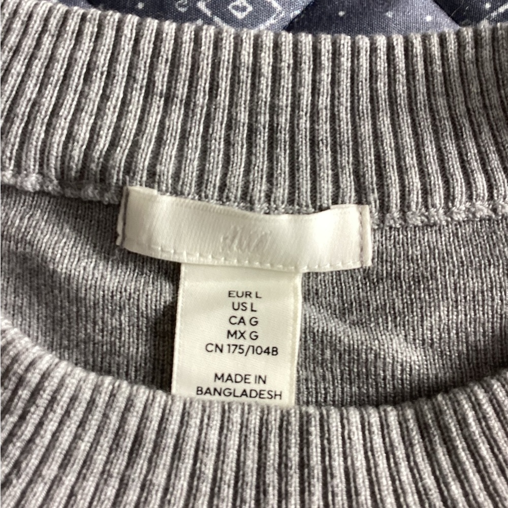 H&M Gray Crew Neck Sweater